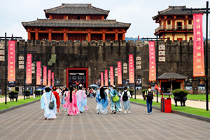 本格漢服姿で練り歩き